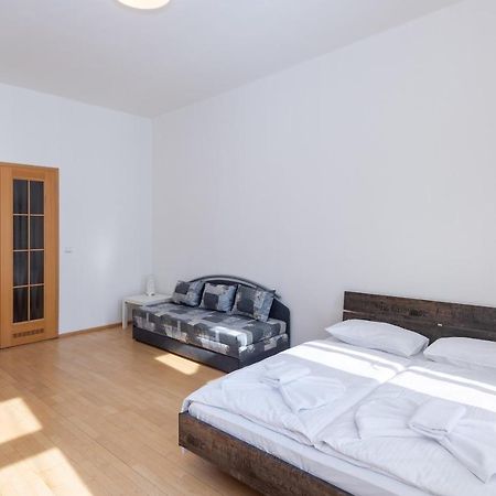 Apartment Stepanska Praag Buitenkant foto