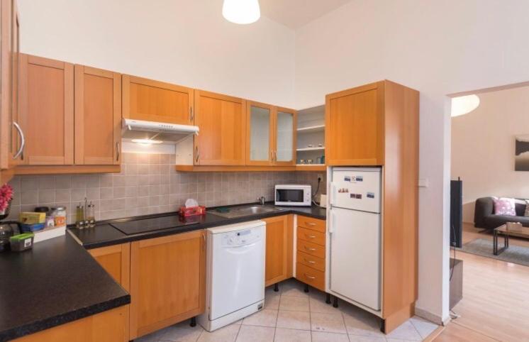Apartment Stepanska Praag Buitenkant foto