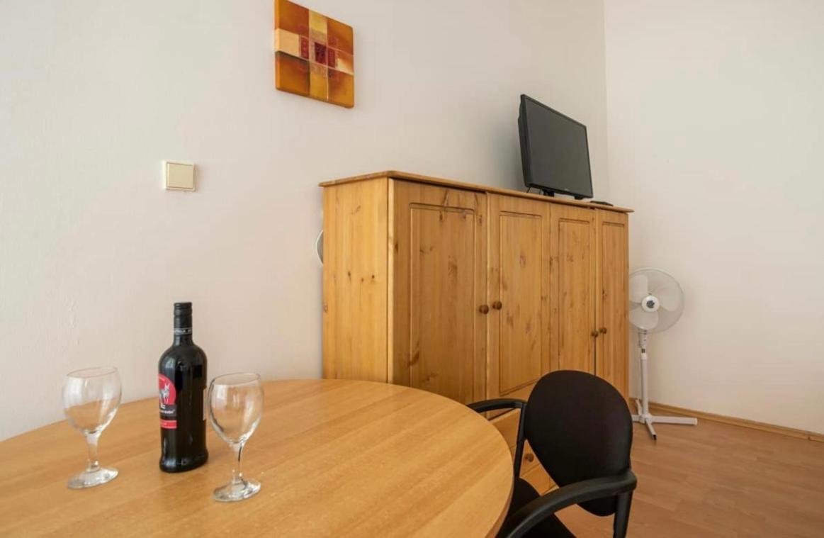 Apartment Stepanska Praag Buitenkant foto
