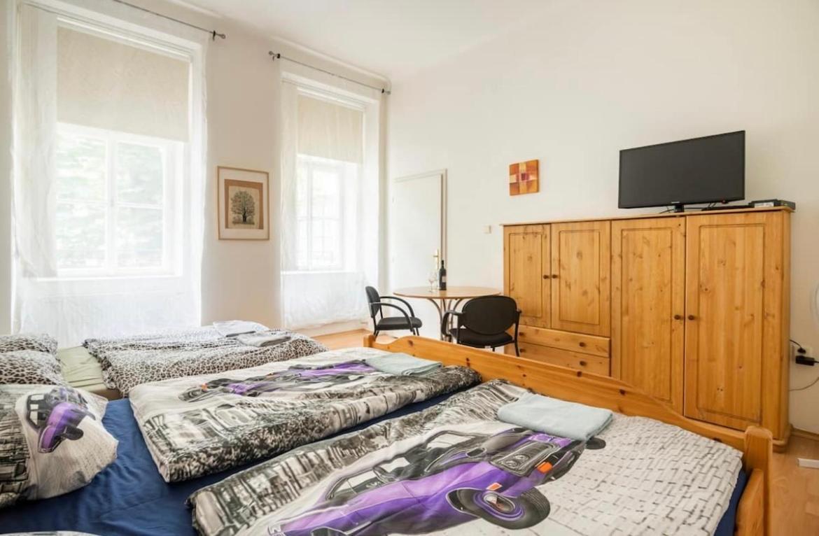 Apartment Stepanska Praag Buitenkant foto