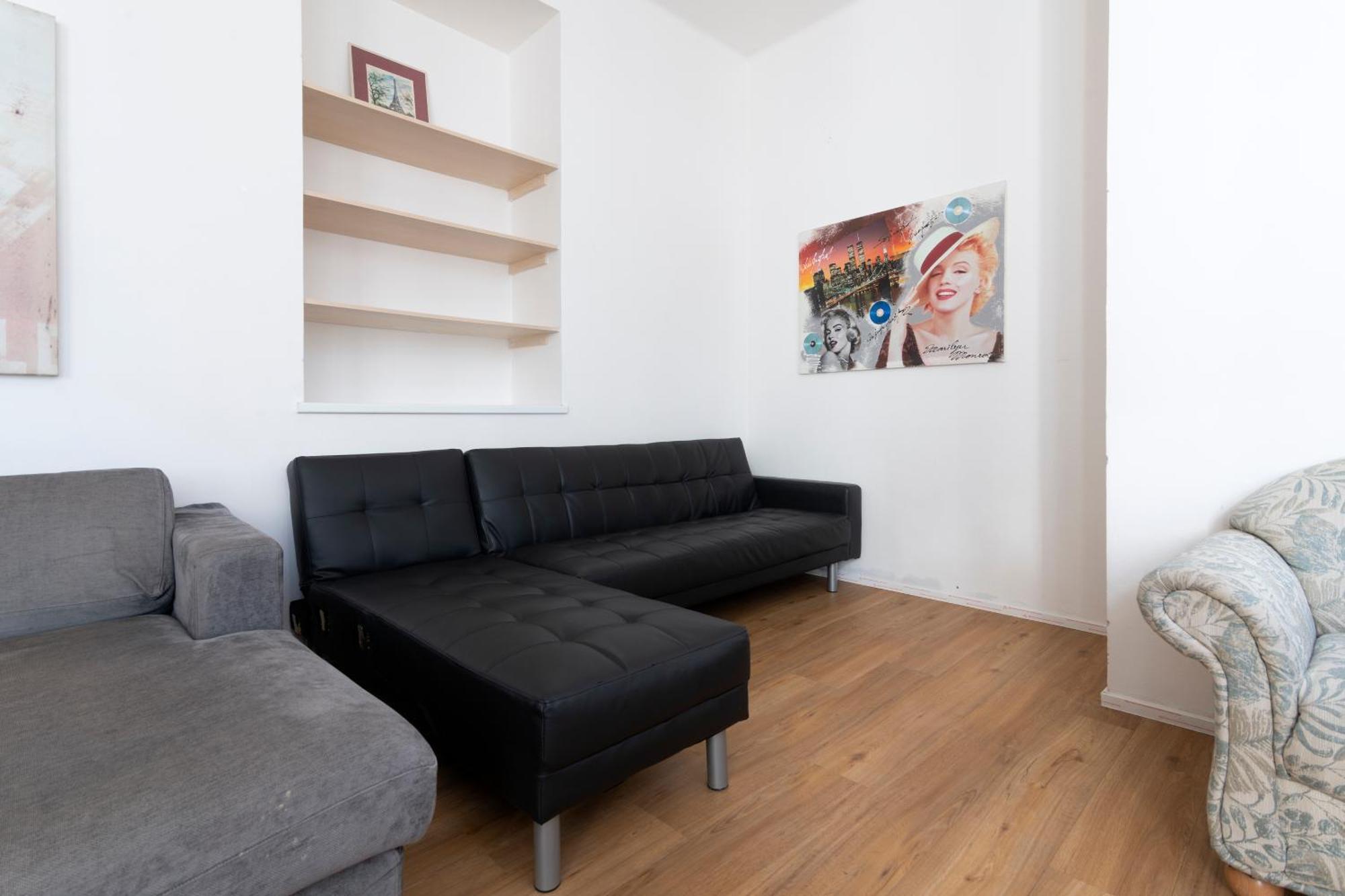 Apartment Stepanska Praag Buitenkant foto
