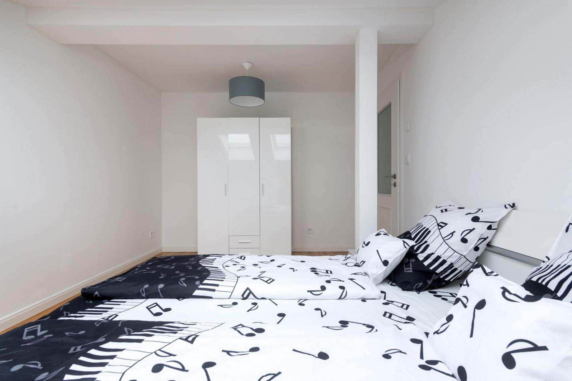 Apartment Stepanska Praag Buitenkant foto