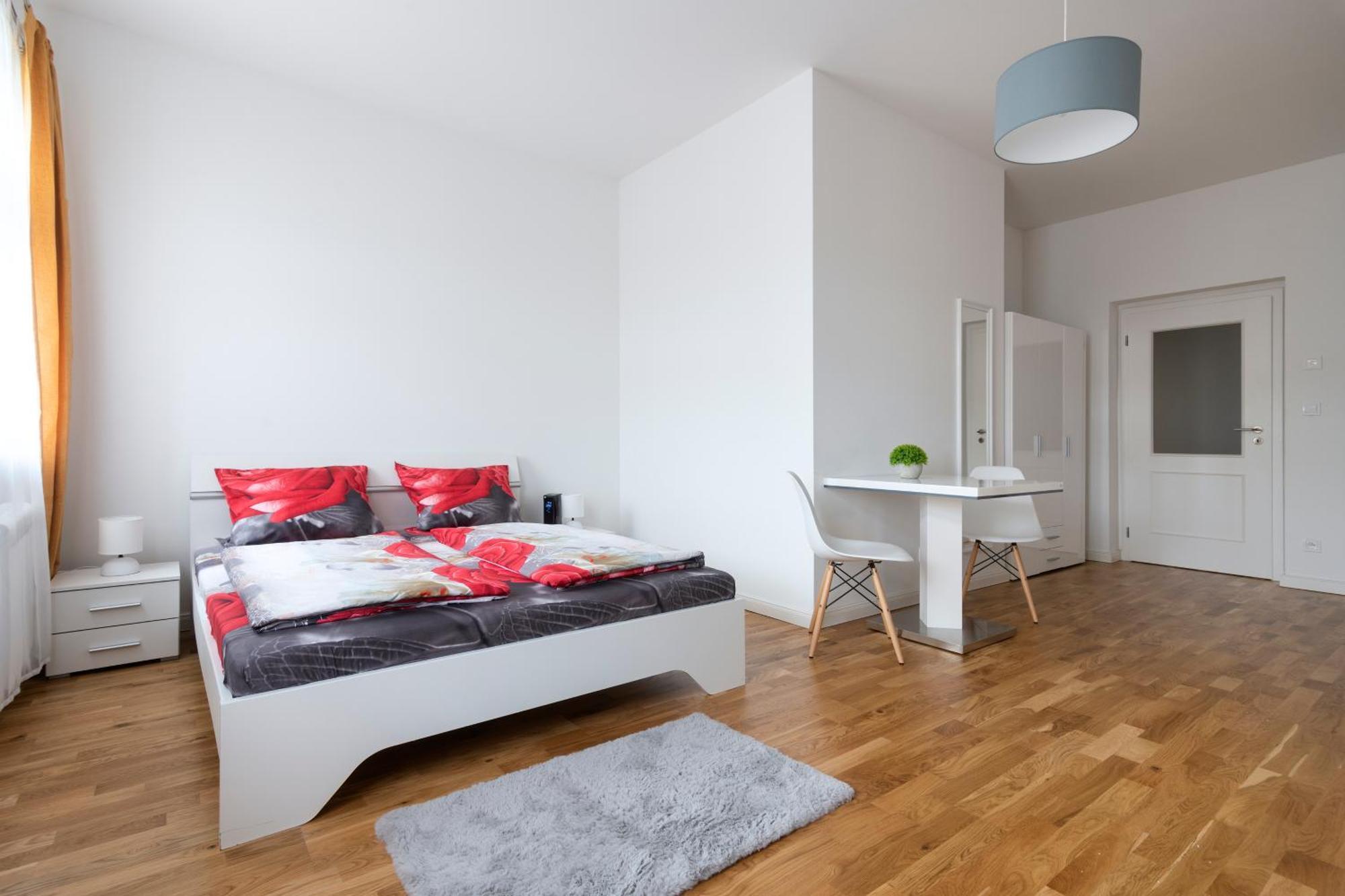 Apartment Stepanska Praag Buitenkant foto