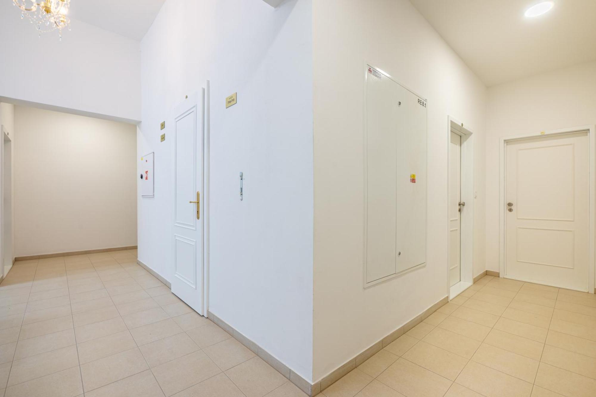 Apartment Stepanska Praag Buitenkant foto