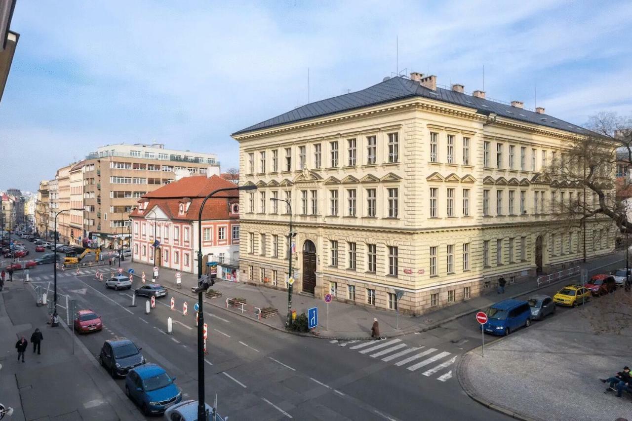 Apartment Stepanska Praag Buitenkant foto