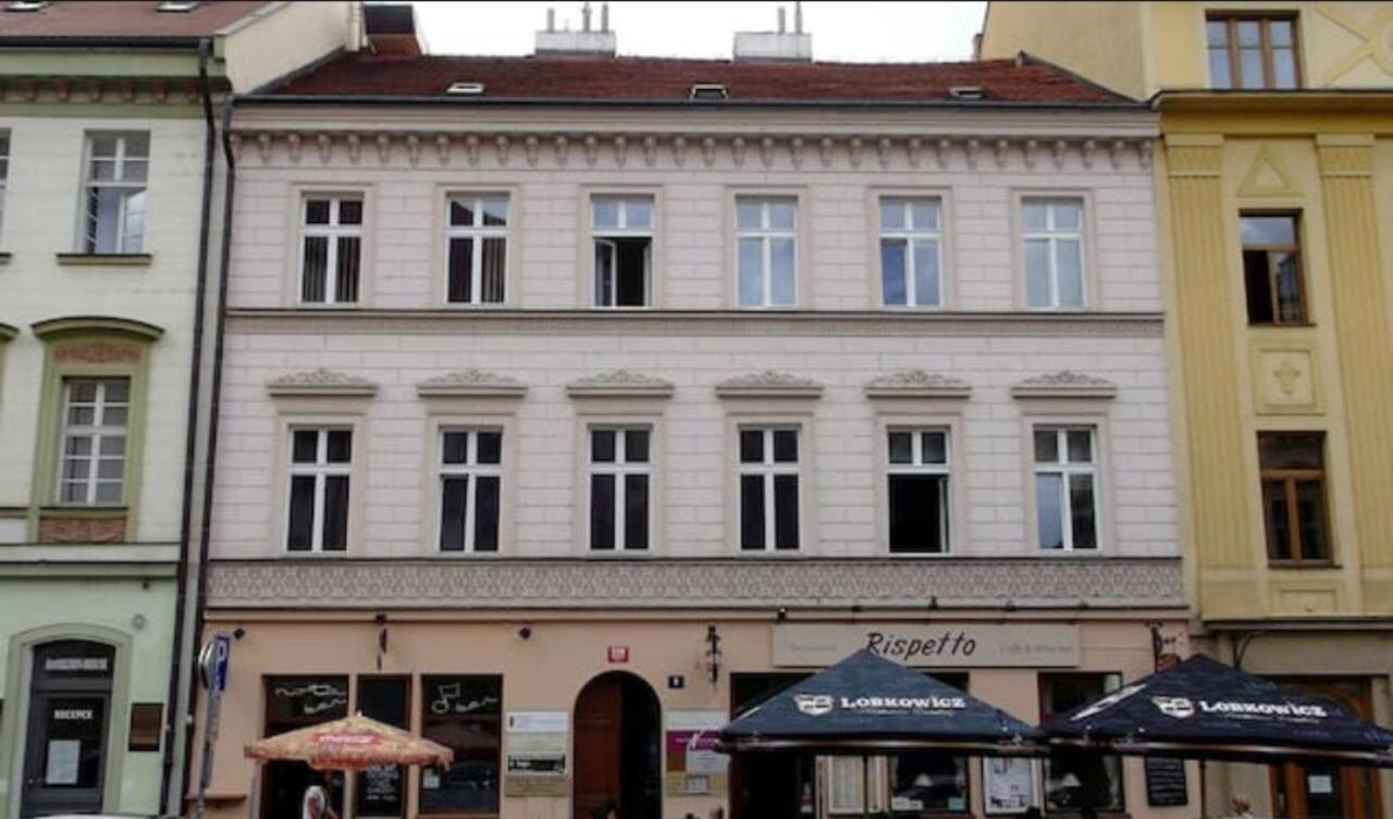 Apartment Stepanska Praag Buitenkant foto