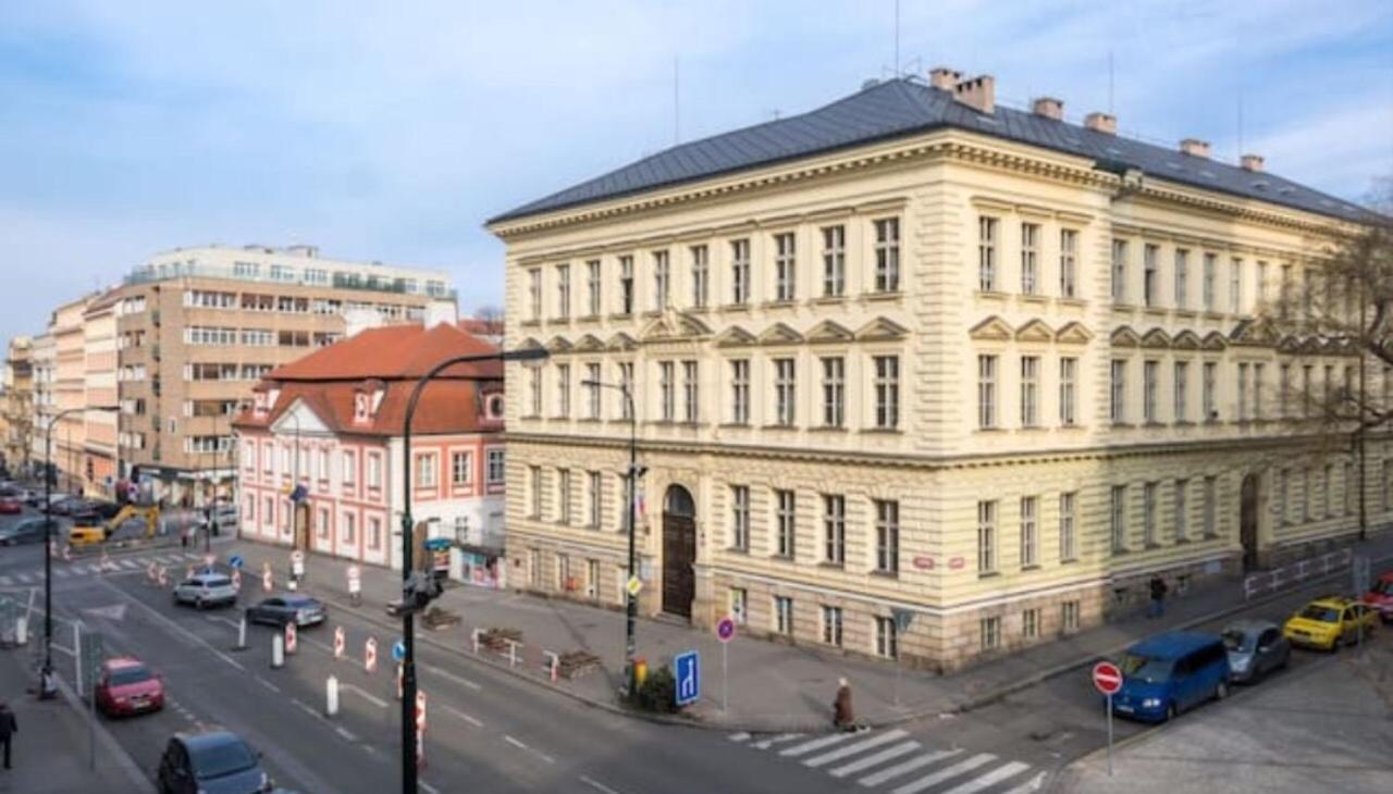 Apartment Stepanska Praag Buitenkant foto